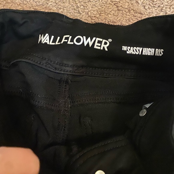 Black pants. I bought these for a presentation. Great for business casual! - Picture 2 of 2